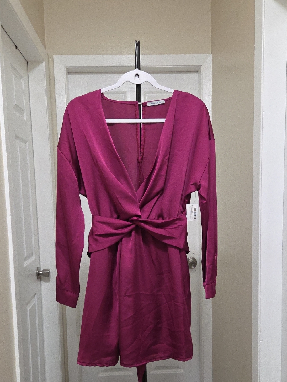 Nwt Angela Mara  Long-Sleeve Twist-Waist Dress in Magenta